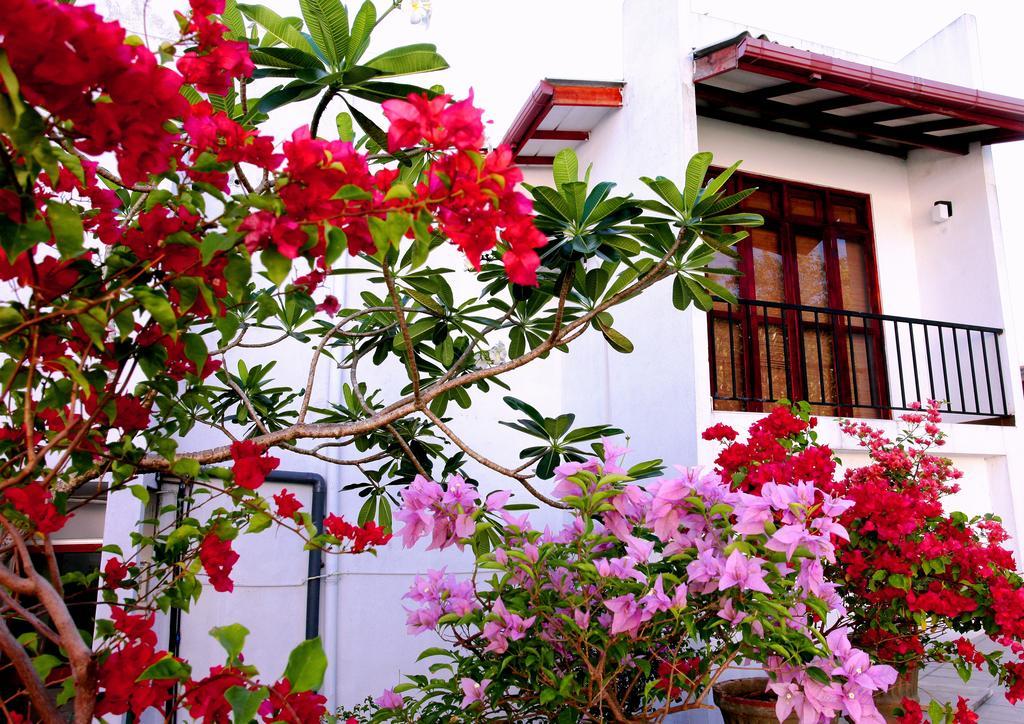 Oak Residencies Villa Kiribathgoda Exterior foto